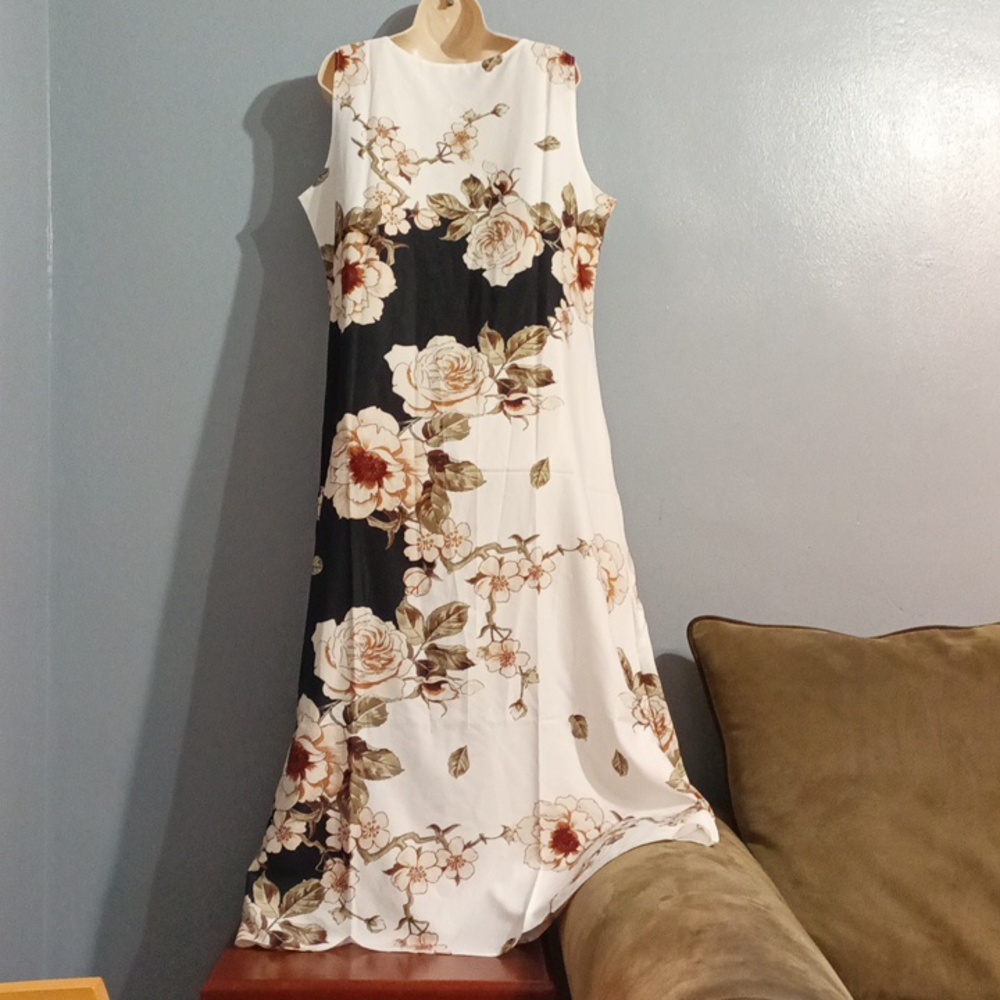White & black floral print Maxi dress size 2XL new in package - Picture 15 of 17